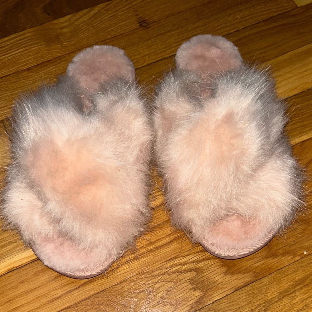 Used Savage X Fenty Blush Fuzzy Slippers Size Large (10)
